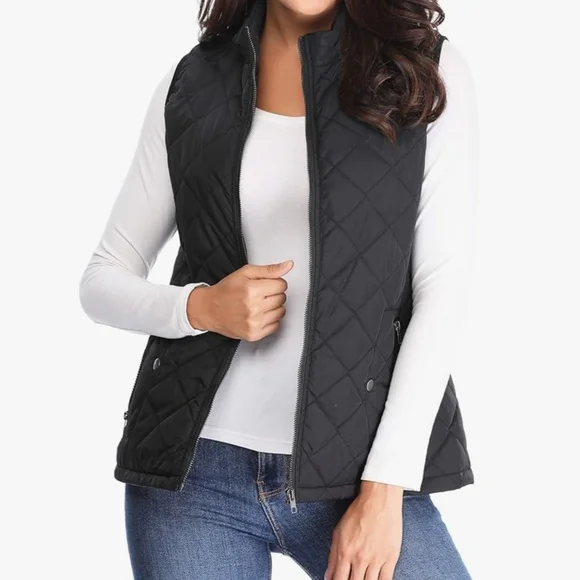 Women's Black Quilted Vest - Picture 3 of 4